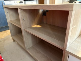Set de muebles - cómoda, escritorio, mesa centro..