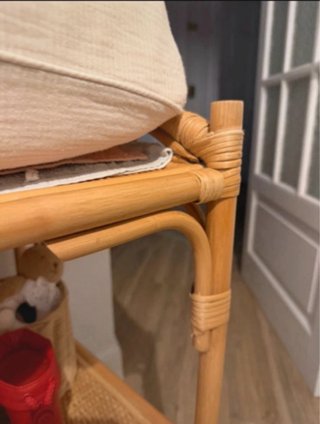 Mueble cambiador de ratán para bebé