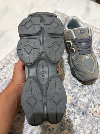 New Balance 9060 Gris