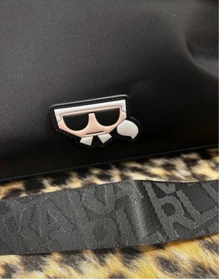 Bolsa de viaje/gimnasio Karl Lagerfeld negra