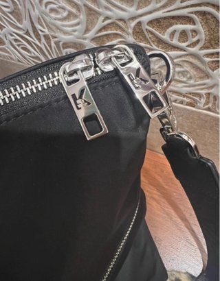 Bolsa de viaje/gimnasio Karl Lagerfeld negra