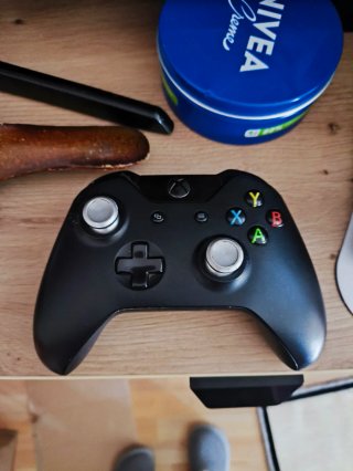 Xbox One X 1TB Bianca + Controller Xbox One