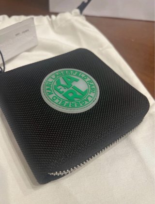 Cartera Karl Lagerfeld Negra y Verde Unisex