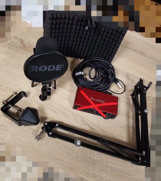 Micrófono y accesorios, lote.