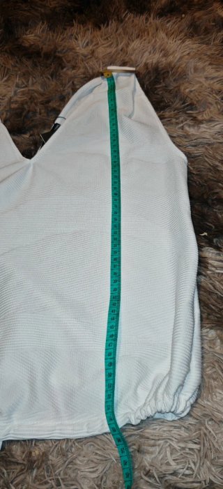 Top blanco con hebilla Carey Talla M
