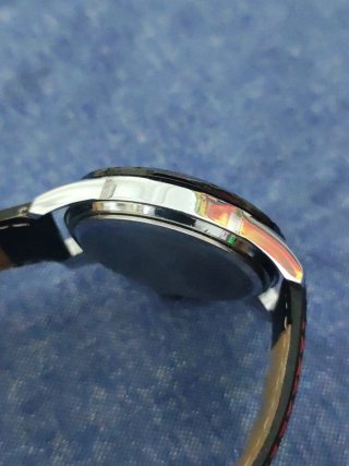 Reloj Overfly Eyki Negro y Rojo