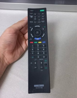 Televisor Sony Bravia Negro y Plate