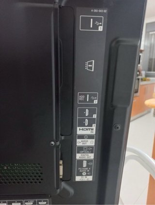 Televisor Sony Bravia Negro y Plate