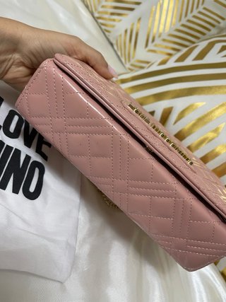 Bolso Love Moschino rosa acolchado