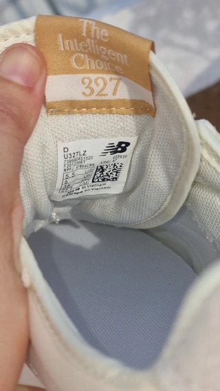 New Balance 327 Moonbeam