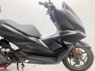HONDA PCX 125 DX 2025 558 kms.