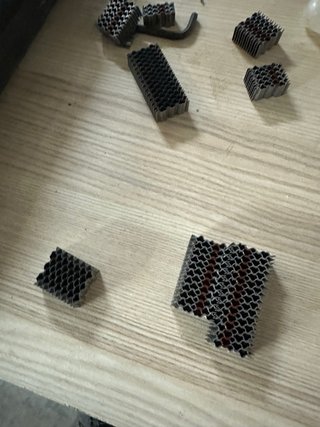 Pistola de clavos neumática