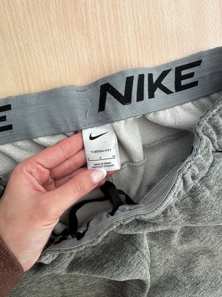 Nike Therma-Fit Pantalones Grises.