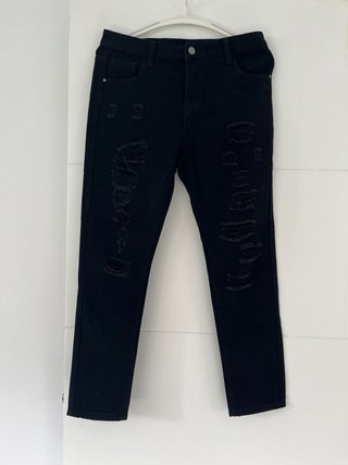 Pantalones negros largos rasgados