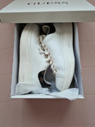 Tênis Guess Vibo Pele Branca