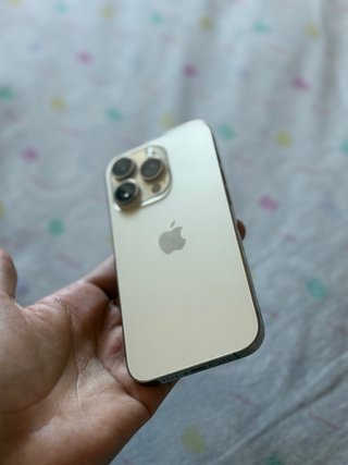 iPhone 14 Pro Oro