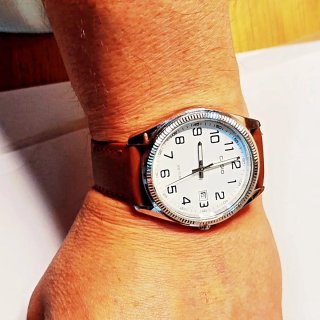 Reloj Casio Plata y Blanco