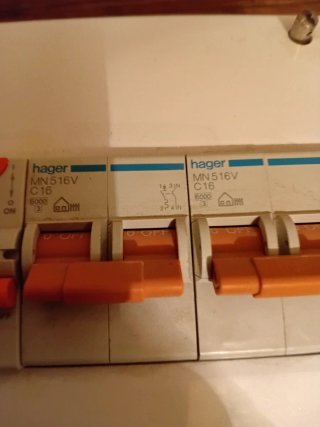 Caja fusibles interruptores