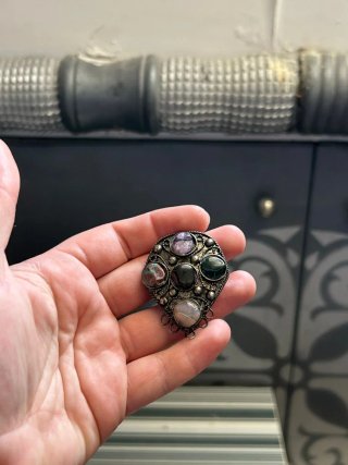 Colgante vintage plateado con piedras