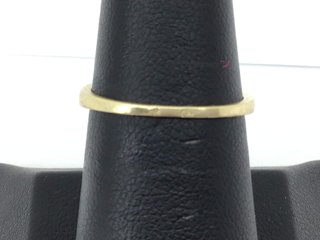 anillo oro 9k con piedra