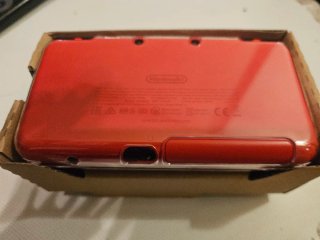 Nintendo 2DS XL Poké Ball Edition