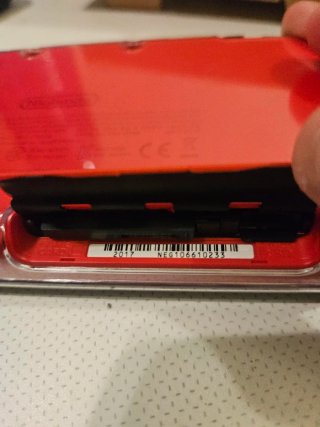 Nintendo 2DS XL Poké Ball Edition
