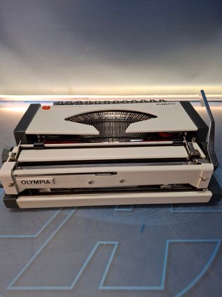 Maquina de escribir, Olympia Traveller de Luxe