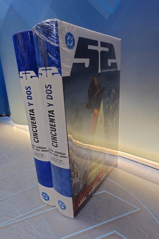 Nuevo. 52 la colección completa tomó 1 y tomo 2 Panini, DC comics