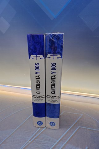 Nuevo. 52 la colección completa tomó 1 y tomo 2 Panini, DC comics