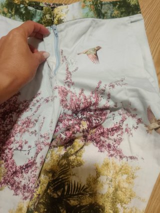 Pantalón estampado floral pájaros Zara