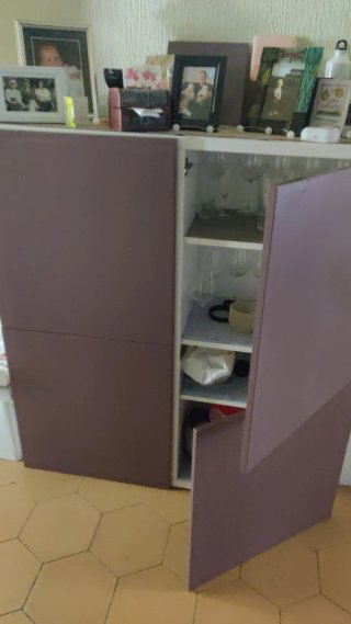 Armario morado y blanco de Ikea en muy buen estado