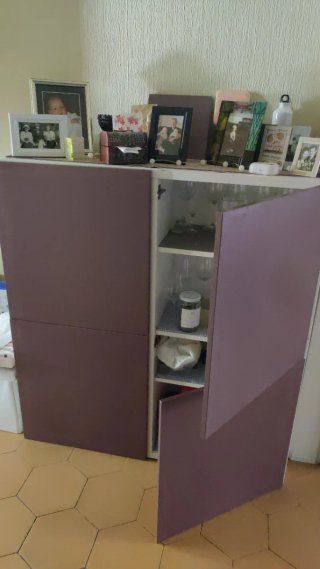 Armario morado y blanco de Ikea en muy buen estado