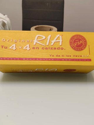 Sandalias RIA blancas t/41 de piel. Nuevas.