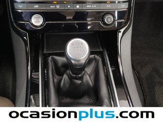 Jaguar XE 2.0 Diesel XE-Pure RWD 132 kW (180 CV)