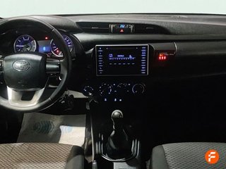 Toyota Hilux 2400 150cv