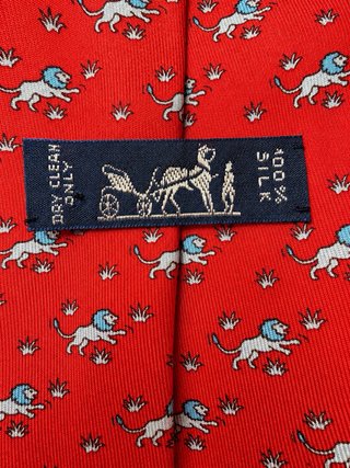 Cravatta Hermes rossa con scatola