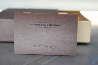 Louis Vuitton, Monogram Empreinte. Caja vacía de funda para iPhone.
