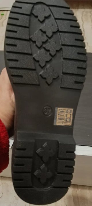 Botas elásticas negras nuevas sin etiqueta