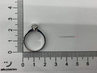 sortija oro 18k con diamante de laboratorio