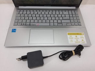 pc portatil asus e1504g