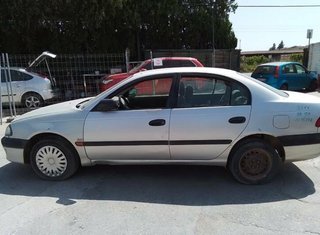 Toyota 5323557 faro izq 54533366 avensis berlina