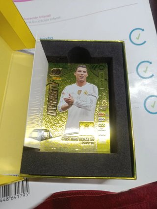 Caja Adrenalyn XL Dynasty 24-25
