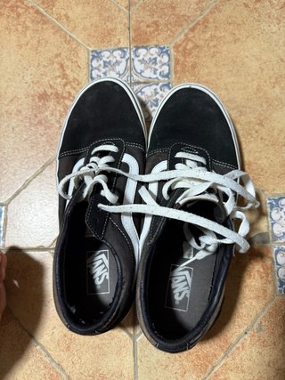 Zapatillas Vans Negras y Blancas
