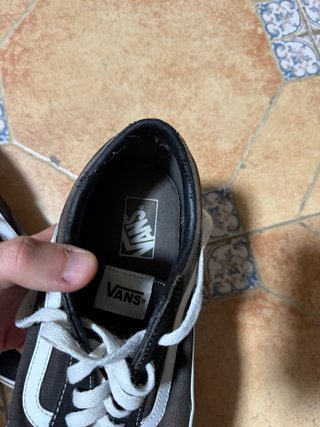 Zapatillas Vans Negras y Blancas