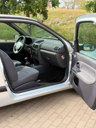 Renault Clio 2004