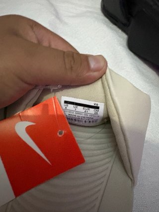 Chancletas Nike Beige y Naranja Talla 41