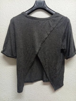 Camiseta gris cruzada espalda talla XL