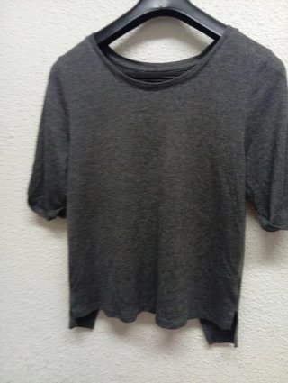Camiseta gris cruzada espalda talla XL