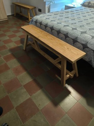 Banco rústico de madera