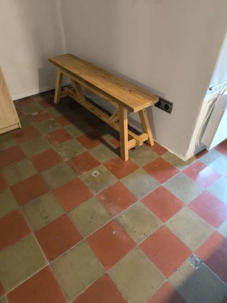 Banco rústico de madera